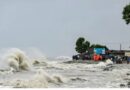 মঙ্গলে মান্থা’র ল্যান্ডফল !২৩ জেলায় লাল সতর্কতা মঙ্গলে মান্থা’র ল্যান্ডফল !২৩ জেলায় লাল সতর্কতা